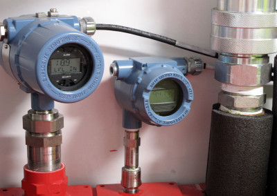 Read-outs for fluid-level and temperature gauges.